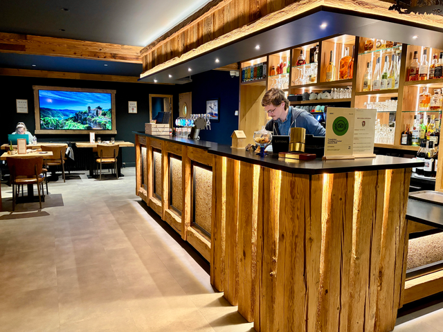 LES CHATELMINÉS RESTAURANT & KOTA-GRILL 